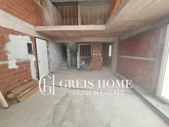 Agios Ioannis - Store 190 sq.m.